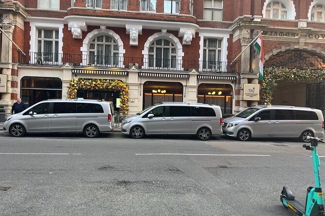Transfer from Heathrow Airport to London hotel on private car - Private service versus public transport