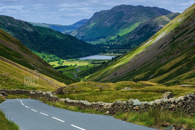 Ultimate Full-Day Lake District Tour: 10 Lakes, Amazing Scenery & Lake Cruise - Derwentwater and the finest viewpoints