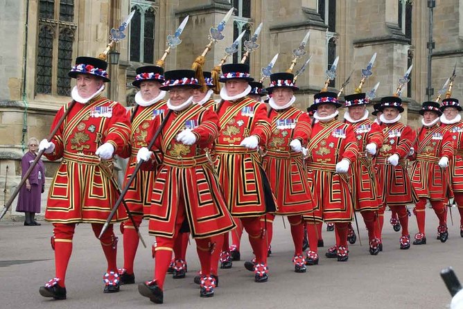 VIP Early Access: Opening Ceremony Tower of London & Bridge Entry - Seeing the Crown Jewels before the long queues