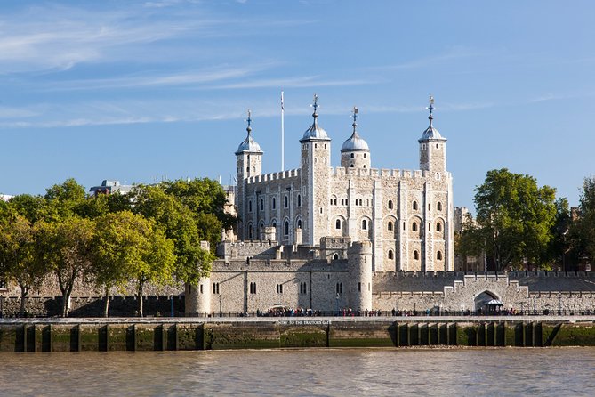 VIP Tower of London and Crown Jewels Tour with Private Beefeater Meet & Greet - The Crown Jewels and the Coronation Regalia