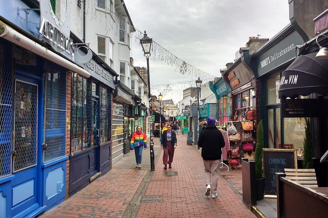 Walking food tour in Brighton - Guides Hannah and Sophie shape the experience