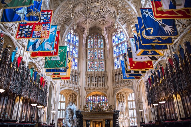 Walking Tour of London Westminster Abbey, Big Ben, Buckingham - St. James’s Park gives the walk some breathing room