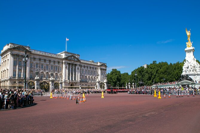 Walking Tour of London Westminster Abbey, Big Ben, Buckingham - Queen Victoria Memorial and St. James’s Palace