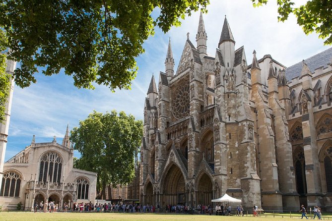 Westminster Abbey Priority Access & Big Ben, Buckingham Tour - Parliament Square, Big Ben, and the Houses of Parliament