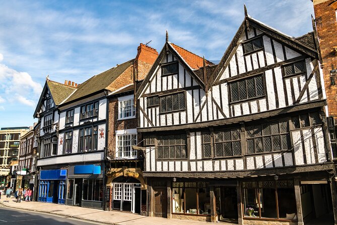York Witches and History Walking Tour - Kings Square and a magical tree