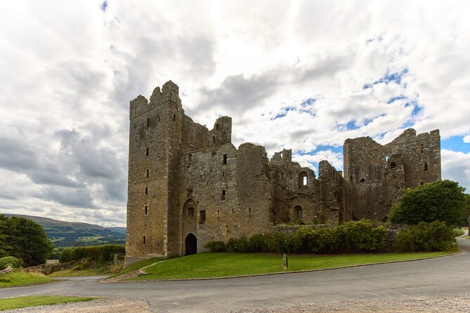 Yorkshire Dales Tour from York - Minivan comfort, seating, and photo advice